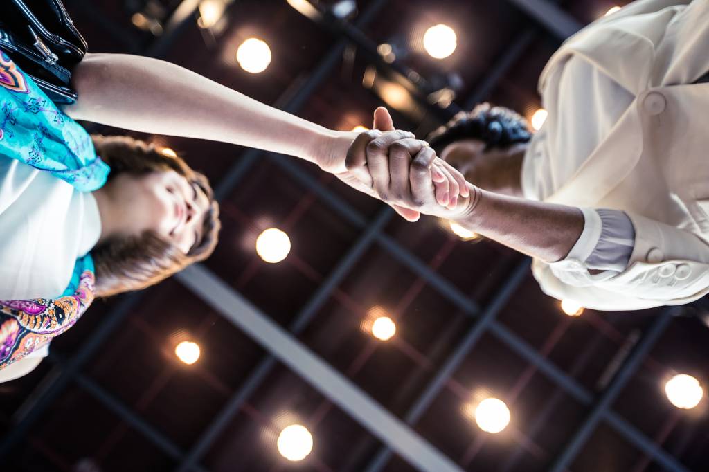 Como agir nos primeiros minutos de uma negociação para quebrar o gelo